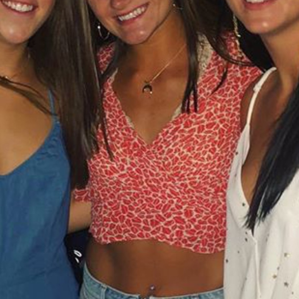 Cropped Blouse - Picture 3 of 3
